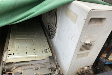 安佐南区マンションリフォームの為エアコン取り外し処分